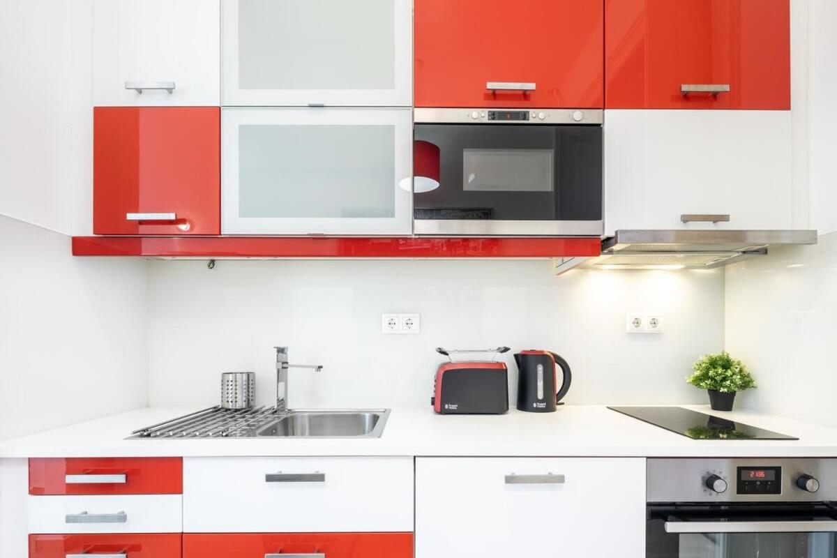 Super Convenient Apartment
